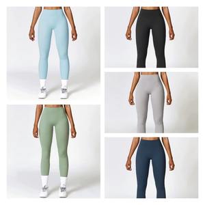 Ensemble de vêtements de sport personnalisés avec logo, vêtements de yoga, tenue de fitness à séchage rapide, 4 pièces, motif uni, combinaison de yoga - Product Image 5