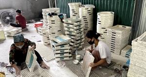 การตกแต่งที่ทันสมัยหรูหราทันสมัยกล่องเครื่องประดับเคลือบสีขาวหมุนได้สามระดับเพื่อรักษาความสวยงามและการจัดเก็บอุปกรณ์งานฝีมือขนาดเล็ก - Product Image 6