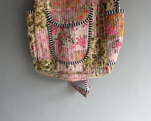 Mochila acolchada floral con correas de hombro a rayas para mujer, uso diario informal, regalo para ella - Product Image 4