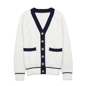 Cardigan respirant à col en V coupe moderne pour homme, pull en maille rayé boutonné style universitaire pour un usage quotidien élégant - Product Image 1