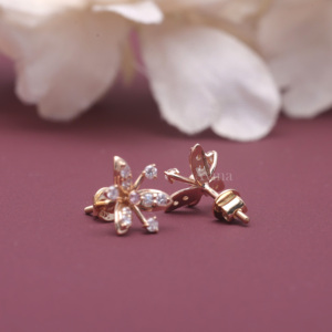 Pendientes de Diamantes Florales Cultivados en Laboratorio con Certificación IGI en Oro Rosa de 14K |   Pendientes de Diamantes con Diseño de Flores Elegantes para Mujer - Product Image 5