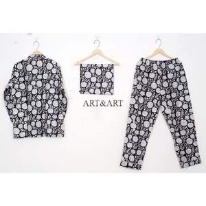 ชุดนอนผ้าฝ้ายลายพิมพ์สไตล์อินเดียสำหรับผู้หญิง ชุดนอนแฟชั่นที่สวมใส่สบายและเป็นมิตรต่อสิ่งแวดล้อม เหมาะสำหรับฤดูหนาว - Product Image 4