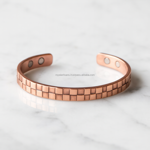Pulsera magnética de cobre clásica, brazalete ajustable hecho a mano con beneficios de terapia para aliviar el dolor, la artritis y la curación - Product Image 3