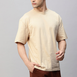 เสื้อยืดคอตตอนผู้ชายคุณภาพสูง ดีไซน์ไหล่ตก สไตล์สปริง ทรงหลวม สบายๆ ขายดี เสื้อผ้าสตรีทแวร์ เสื้อยืดโอเวอร์ไซส์ - Product Image 1