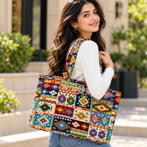 Bolsa de Mano de Lona Estilo Bohemio con Paneles Bordados, Cierre Abierto, para Todas las Temporadas - Product Image 2