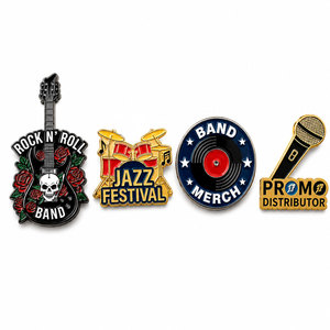 Épingles en émail plaquées or personnalisées avec des motifs de guitare, de piano et de batterie, logo personnalisé imprimé en sérigraphie pour les clubs de musique, cadeaux promotionnels - Product Image 2