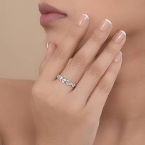 Bague d'éternité en diamant de qualité supérieure, taille émeraude, taille poire et taille ronde, certifiée, avec bande de diamants de laboratoire multi-tailles - Product Image 1