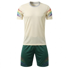 Venta Directa de Fábrica, Uniformes de Fútbol Transpirables para Hombre y Mujer, Logotipo Frontal Personalizado, Servicio OEM para Equipos, 100% Poliéster - Product Image 4
