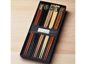 Palillos de madera lisos de lujo en caja de regalo ligera para eventos especiales cenas u ocasiones de regalo - Product Image 2