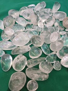 Piedra de Cuarzo Transparente Natural de Primera Calidad, Pulida, Cristal Curativo Maestro para Amplificar la Energía y la Claridad Mental - Product Image 5