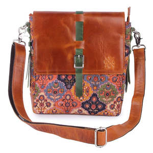 Bolso Bandolera de Cuero Genuino con Solapa Estampada, Bolso para Portátil, Gran Capacidad, Ligero, para Viajes y Uso Diario - Product Image 1