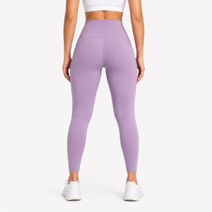 Leggings de yoga personalizados para mujer, de cintura alta con paneles de malla, tela elástica, ajuste cómodo, hechos a medida para el gimnasio. - Product Image 2