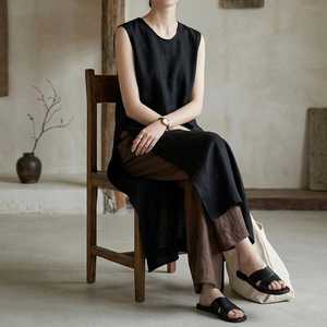 Conjunto de Verano Minimalista para Mujer: Top Largo sin Mangas de Lino con Aberturas Laterales y Pantalones Anchos - Product Image 3