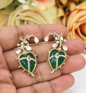 Adorables Pendientes de Gota Kundan de Moissanita Chapados en Oro de Latón de Primera Calidad para Mujeres y Niñas, Ideales para Bodas, Eventos Nocturnos y Fiestas - Product Image 3