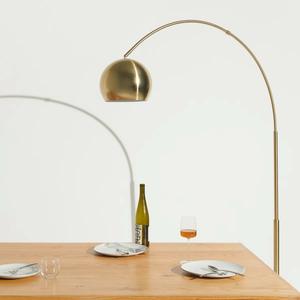 Lampe sur pied élégante en laiton avec abat-jour classique en forme de tambour pour la décoration du hall d'hôtel - Product Image 5