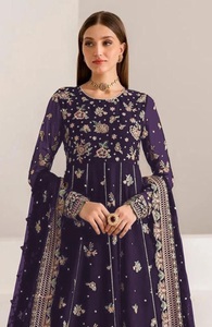 Costume Anarkali semi-cousu en faux gorette brodé de sequins pour les fêtes de Diwali et les mariages - Style moderne - Product Image 2