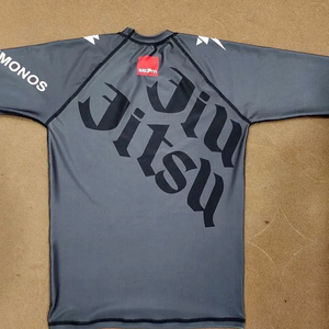 Camiseta de Compresión Rashguard de Manga Larga para Hombre, Diseño Personalizado, 100% Poliéster, Calidad Premium, Servicio OEM, Impresión por Transferencia de Calor - Product Image 3