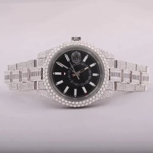 Reloj de lujo para hombre con diamantes, cristales y gemas, esfera negra, automático, de alta gama, moderno, brillante. - Product Image 3
