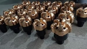 ดอกสว่านเจาะหิน FengSu Five Six Wing PDC สำหรับการขุดเจาะบ่อน้ำและการเจาะหินอย่างมั่นคง - Product Image 3