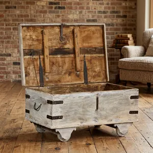Vintage Heritage Reclaimed Wooden <b>Storage</b> Trunk <b>Chest</b> Box Coffee Table with Metal Fittings for Farmhouse Bedroom Living Room - Product Image 5