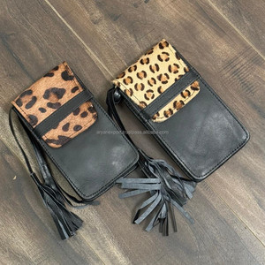 Bolso bandolera móvil de cuero genuino con estampado de leopardo con borla y correa ajustable, pequeño bolso bandolera para mujer, viaje y uso diario - Product Image 4