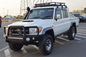 Toyota Land Cruiser GXL 2015, Camioneta 4x4 de Doble Cabina, Calidad de Exportación, Camioneta Usada - Product Image 5