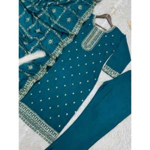 Ensemble de costumes pour femmes design avec broderie et paillettes - Product Image 2