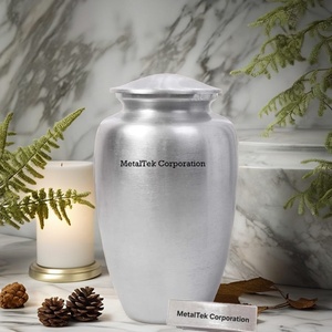 Urne de crémation en argent Conception simple Alliage de haute qualité Fournitures funéraires polies Cendres commémoratives Urne de crémation pour adultes pour cendres humaines - Product Image 1