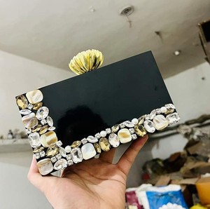 Bolso de Noche de Lujo Verde Esmeralda de Resina con Asa Metálica de Alambre Dorado y Flores, Cartera Rígida para Fiesta, Boda o Novia - Product Image 4