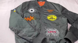 Veste universitaire pour homme avec design patchwork de dessins animés, couleur orange, vêtement décontracté pour l'automne - Product Image 6