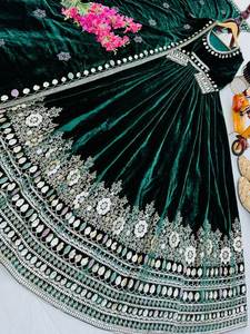 ชุดเดรสยาวแบบ Anarkali / Salwar Kameez ผ้ากำมะหยี่เนื้อหนักปักลายและประดับเลื่อม ดีไซน์แบบคริติ ซานอน ราคาขายส่ง - Product Image 5