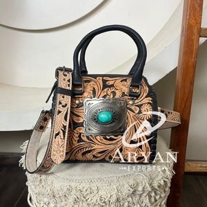 Bolso de Mano Pequeño de Cuero con Diseño Floral Occidental, Adornado con Concho Turquesa, Bolso Bandolera de Cuero Genuino Estilo Vaquero Vintage para Mujer - Product Image 1