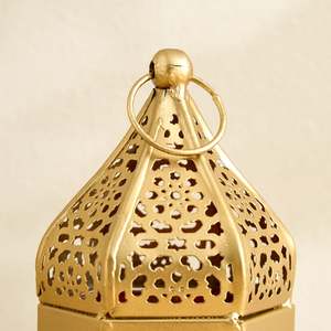 Lanternes hexagonales marocaines en métal doré de taille moyenne avec lumière de bougie, décoration intérieure pour le Ramadan - Product Image 2