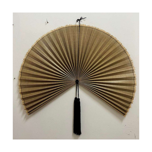 Éventail traditionnel en bambou fait main, pliable, pour fêtes, mariages, décorations, cadeaux, export Vietnam, usine. - Product Image 1