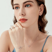 Parure de bijoux délicate trèfle porte-bonheur en zircon, collier, bracelet, bague et boucles d'oreilles en argent 925, trèfle à quatre feuilles pour femme, cadeaux d'anniversaire