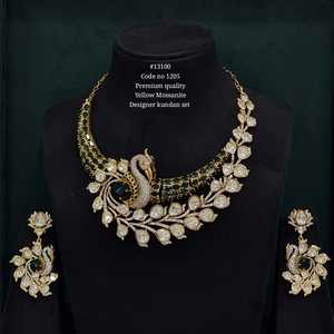 Conjunto de Joyería Kundan de Diseñador 13100, Collar y Aretes Chapados en Oro, con Moissanita Amarilla y Piedra Rosa, para Novias, Bodas y Fiestas - Product Image 6