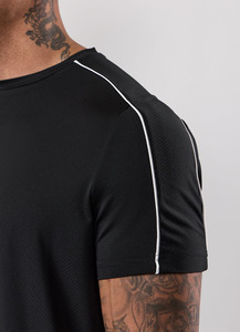 Ensemble t-shirt et short homme noir personnalisé avec logo OEM, passepoil contrasté, tissu respirant, 2 pièces, ensemble été pour homme - Product Image 5