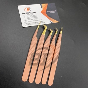 Pinzas para Extensión de Pestañas de Marca Personalizada, Acero Inoxidable, Agarre Fuerte, Punta Puntiaguda Probada a Mano, Fibra de Acero Sostenible - Product Image 2