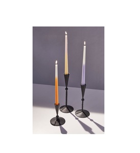 Support à bougie en fer exclusif, accessoire de décoration en métal haut de gamme pour les intérieurs contemporains, les hôtels et les restaurants - Product Image 1