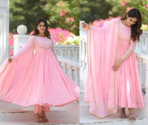 Ensemble pantalon Anarkali en soie Vichitra NC de qualité supérieure avec dupatta fantaisie à volants de 4 mètres et fermeture éclair latérale, infroissable et extensible pour femme - Product Image 3