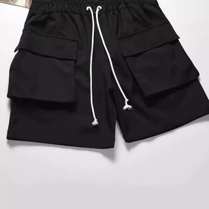 Pantalones cortos tipo cargo para hombre, tejidos, transpirables, con cintura elástica, logotipo personalizado, bolsillos laterales y longitud tipo bermuda a un precio muy razonable. - Product Image 5