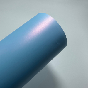 Vinilo Adhesivo para Automóviles de Alta Calidad, Color Azul Glaciar a Rojo Mate, 7.5mil de Grosor, PVC, Cambia de Color, Garantía de 3 Años - Product Image 6
