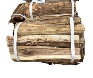 Bois de chauffage du Vietnam, idéal pour le camping et les restaurants de pizza, haute qualité, prêt à être chargé. Contactez-nous facilement : +84911379511 - Product Image 1