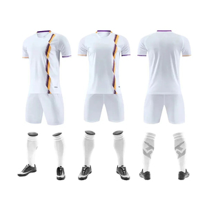 Nouveau maillot de football personnalisable de haute qualité 100% polyester, ensemble uniforme 2 pièces, prix raisonnable en promotion - Product Image 1