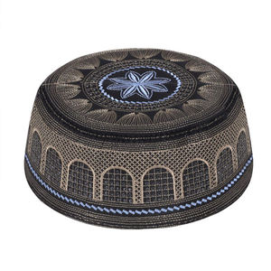 Chapeau de prière musulman de qualité export pour hommes, en coton doux et respirant, style Kufi, commandes en gros, fabriqué au Pakistan - Product Image 1