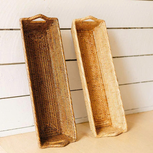 Plateau rectangulaire en rotin tressé à la main avec poignées intégrées, pièce de rangement décorative polyvalente pour la mise en scène de tables basses superposées - Product Image 6