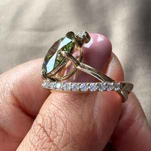 Anillo de Moissanita con Corte Ovalado Verde Fantasía y Banda Cruzada para Mujer, Plata 925 Original, Chapado en Oro, Joyería de Promesa de Boda, Regalo - Product Image 3