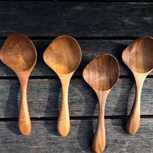 Cuillère de service en bois naturel pour salade, ustensile de cuisine fait main en bois massif, manche long, finition lisse et durable, compatible lave-vaisselle - Product Image 6