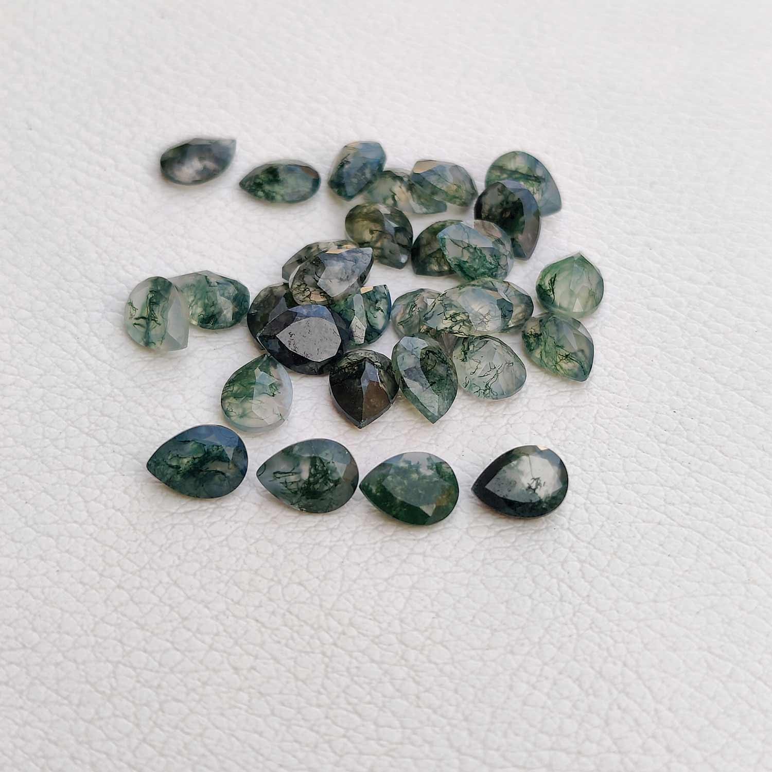 สีเขียว