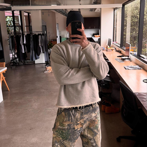 เสื้อสเวตเชิ้ตไหมพรมโอเวอร์ไซส์สำหรับผู้ชาย แขนยาว คอโอ ทรงหลวม แต่งชายรุ่ย สีพื้น ผ้าไนลอน/คอตตอน เป็นมิตรต่อสิ่งแวดล้อม - Product Image 4